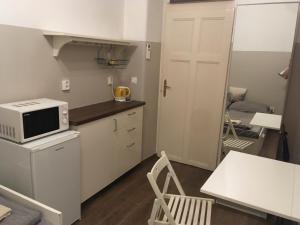 Central - Quiet - Ruin Pubs - NEW Design - AC - 3