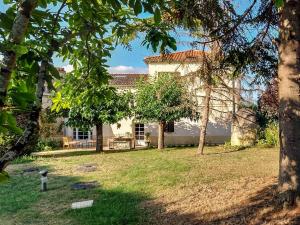 Maisons de vacances Petit Est - Eco Cottage in large private garden near Saint-Emilion : photos des chambres