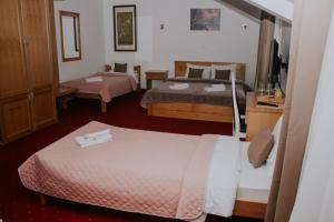 Family Room with Balcony room in Hotel Serdar