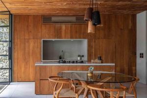 OLA HOUSE Uluwatu Bespoke 2 BR with Salt Water Pool 10 minutes to Best Beaches