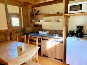 Campings CAMPING LE VALLON DU LUBERON : Chalet 3 Chambres