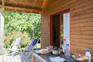 Chalets Les Chataigniers du Lac : photos des chambres