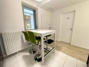 Appartements Agreable chambre avec terrasse ( Option clim) : photos des chambres