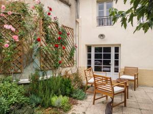 Maisons de vacances Petit Est - Eco Cottage in large private garden near Saint-Emilion : photos des chambres