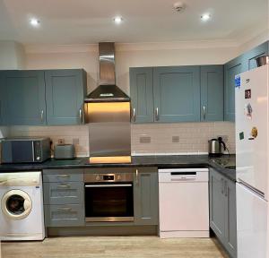 Flat 1 Flint House Tenby - 2 bedroom - garden - dog friendly