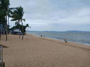 Dusit grand park 2 全新公寓C412 景观阳台 水景泳池