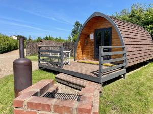 MegaPod 1 at Lee Wick Farm Cottages & Glamping