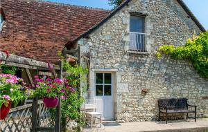 Maisons de vacances Nice Home In Chaumussay With Outdoor Swimming Pool, Wifi And 2 Bedrooms : photos des chambres