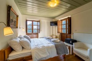 Maisonette Korfes-Δύο Όροφοι Πέτρινης Βίλας-Αυτόνομοι