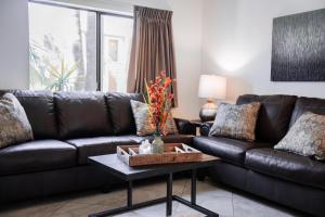 210 Fully Furnished 1BR Suite-Prime Location