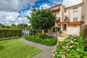 Nonas garden apartment