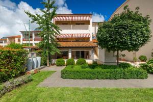 Nonas garden apartment