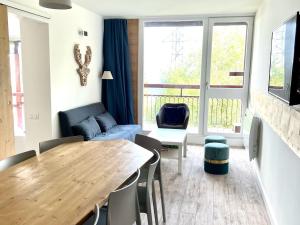 Appartement rénové proche centre station avec balcon - FR-1-346-325