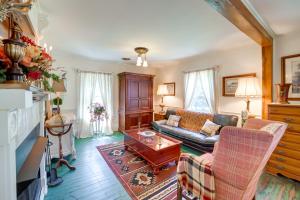 Historic Fort Smith Cottage Less Than 1 Mi to Downtown!