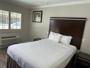 Queen Room with Two Queen Beds - Non-Smoking room in Rodeway Inn National City San Diego South