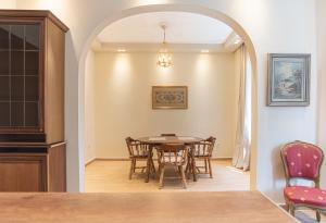 Luxury Central Apartment