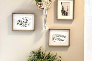 Studio Townhouse in Uptown King Bed-Wi-Fi-Full Kitchen- Washer & Dryer