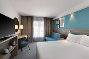 Queen Room with Sofa Bed room in Hampton By Hilton Torquay