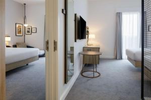 Family Room room in Hilton Garden Inn Stoke On Trent