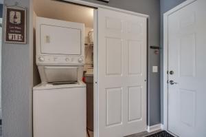 Pool and Dock Access Osage Beach Retreat!