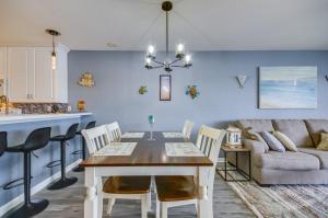 Pool and Dock Access Osage Beach Retreat!