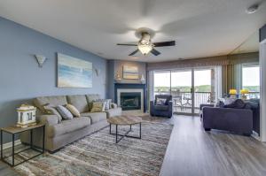 Pool and Dock Access Osage Beach Retreat!