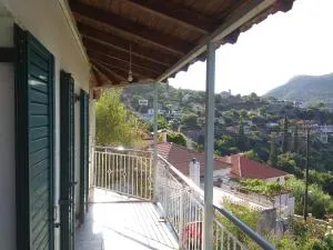 Vintage House with a fantastic view - Káto Soulimá