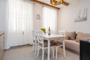 AAA Apartments & Rooms with FREE parking - reservation needed