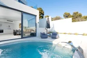 White Cliff Luxury Suites