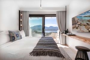 Deluxe Queen Room with Sea View