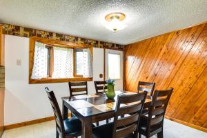 DePew Vacation Rental about 10 Mi to Buffalo!