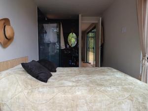 Casa Container com Hidro ao Ar Livre e Vista para a Natureza Miguel Pereira