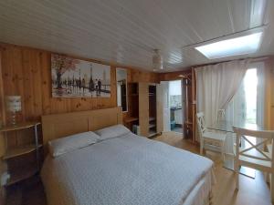 Spacious Garden Guest Suite with private in-suite