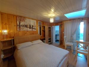 Spacious Garden Guest Suite with private in-suite