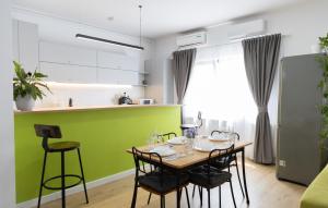 Obor Central Oasis --Secured parking nearby --Self Check-in-- 1min Metro Station