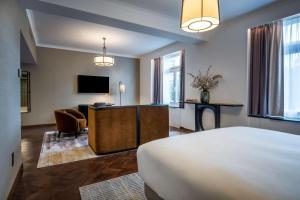 Junior King Suite with View room in Hotel Crowne Plaza Brussels - Le Palace an IHG Hotel