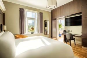 One-Bedroom King Suite with View room in Hotel Crowne Plaza Brussels - Le Palace an IHG Hotel