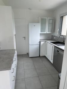 Maisons de vacances Nouveau! Maison avec Jacuzzi 1-8 pers a 10 mn de st Malo : photos des chambres