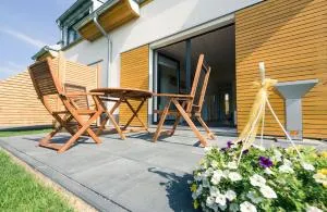 modernes Ferienhaus mit eigener Terrasse und kleinem Garten - Ferienhaus Liva - Hof Dranske