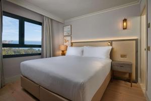 Family King Suite room in Maritim Hotel Galatzo