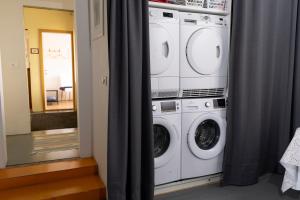 Túnfífill Guesthouse - Deluxe villa - free hot tub and sauna, cozy and quiet