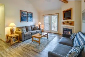 Resort-Style Klamath Falls Home, Golf Course View! - Chiloquin