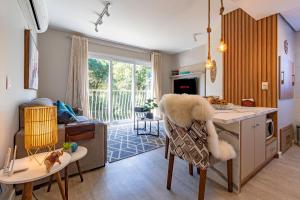 Bem localizado com 2 dormit., excelente