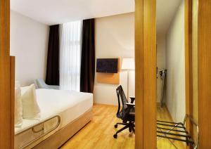 King Room - Mobility Accessible  room in Hilton Garden Inn Kocaeli Sekerpinar