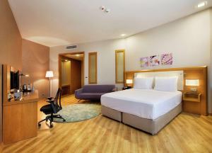 Junior Suite room in Hilton Garden Inn Kocaeli Sekerpinar