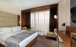 King Guest Room room in DoubleTree by Hilton Zagreb
