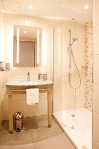 Queen Room - Non-Smoking room in Hampton By Hilton Dortmund Phoenix See