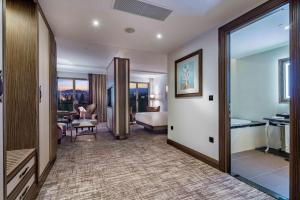 Junior King Suite - Lounge Access room in Hilton Podgorica Crna Gora