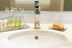 Junior Suite room in DoubleTree by Hilton Brescia