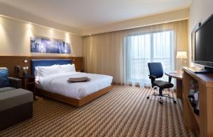Queen Room - Mobility Access room in Hampton by Hilton Gdansk Airport